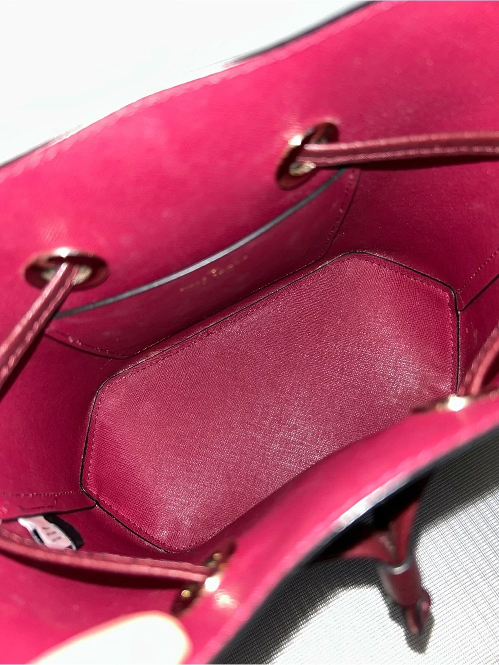 Like new Kate Spade Eva Small Bucket Bag